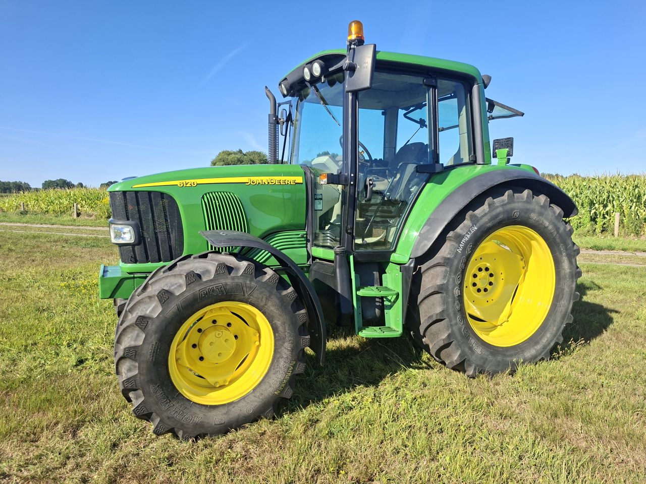 John Deere 6120