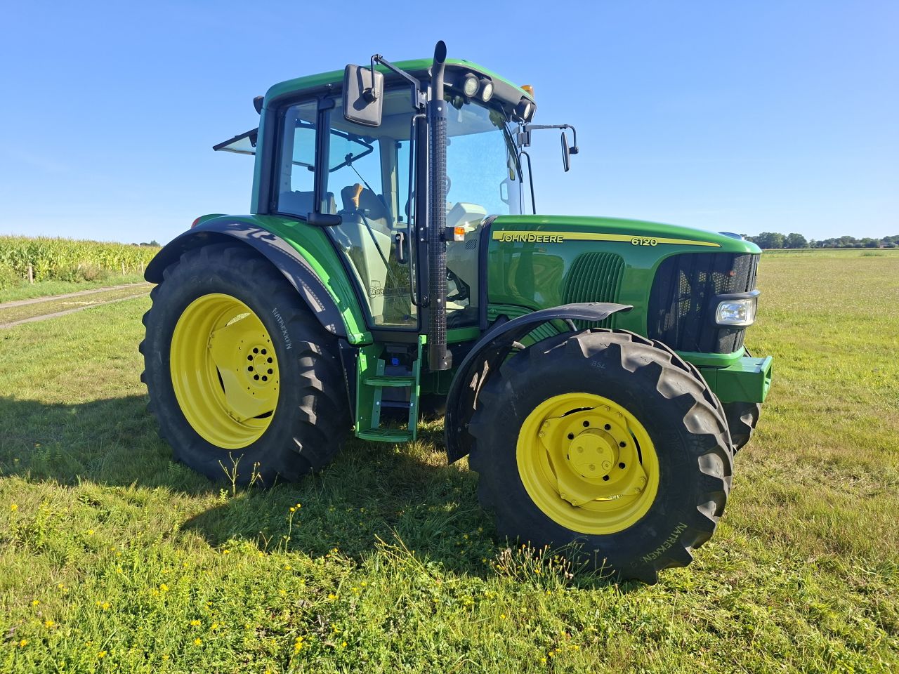 John Deere 6120