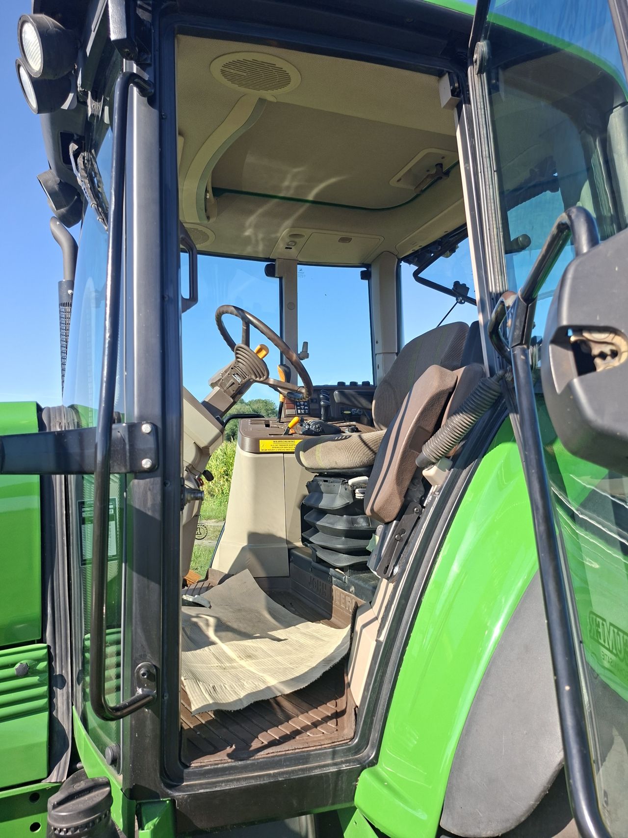 John Deere 6120