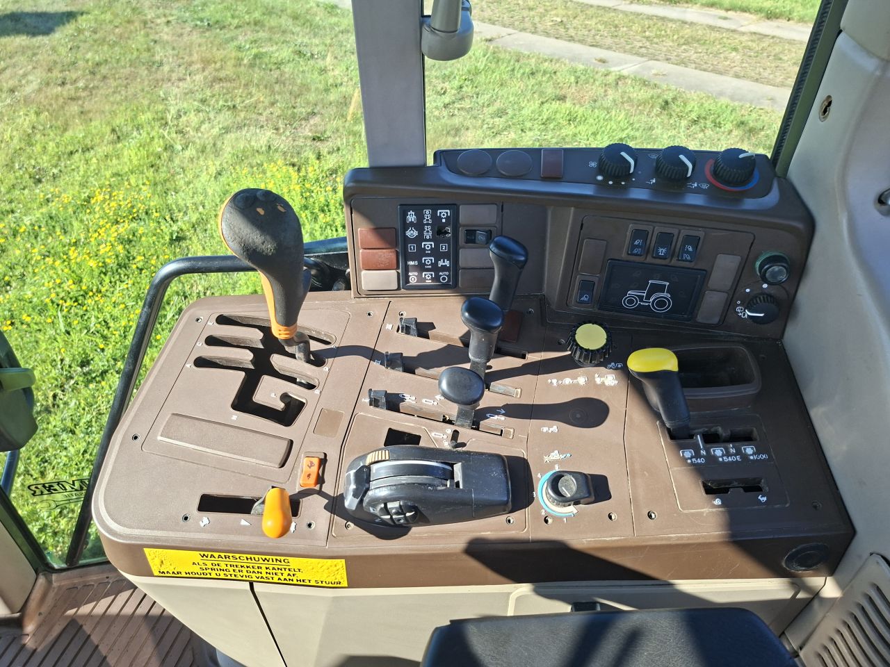 John Deere 6120