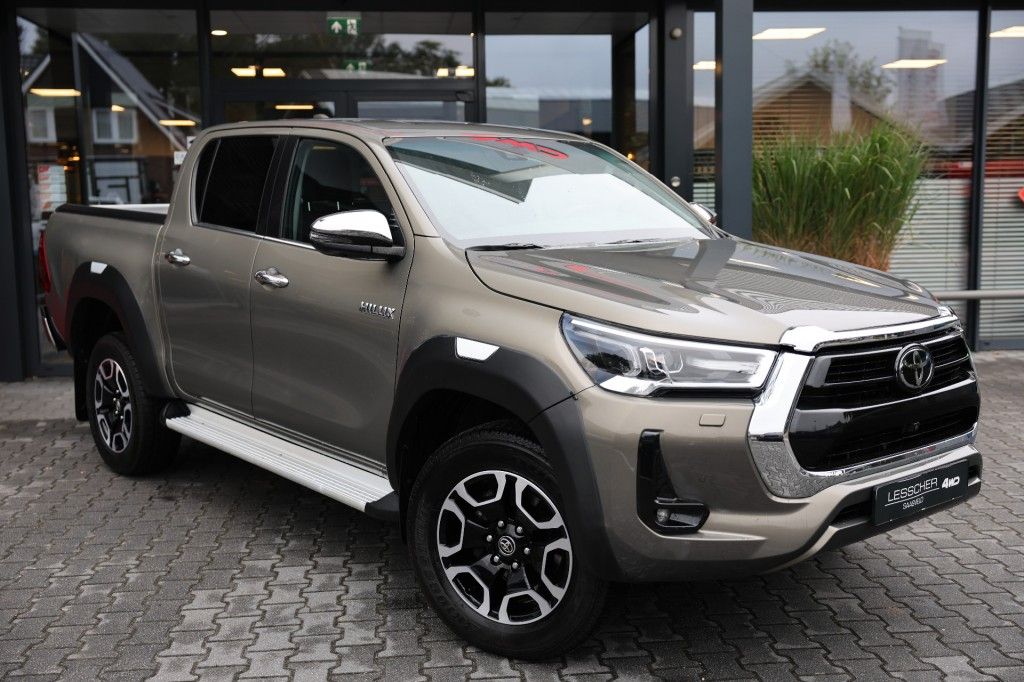 Toyota Hilux 2.8 D-4D DUBBEL CABIN EXECUTIVE A/T 2 ZITS 4WD VAN
