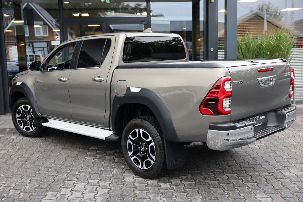 Toyota Hilux 2.8 D-4D DUBBEL CABIN EXECUTIVE A/T 2 ZITS 4WD VAN
