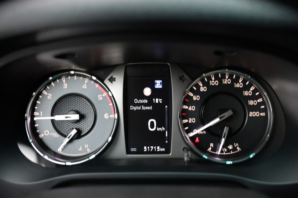 Toyota Hilux 2.8 D-4D DUBBEL CABIN EXECUTIVE A/T 2 ZITS 4WD VAN