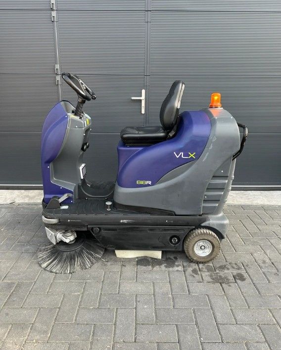 Tennant 818R veegmachine - Volledig gereviseerd!