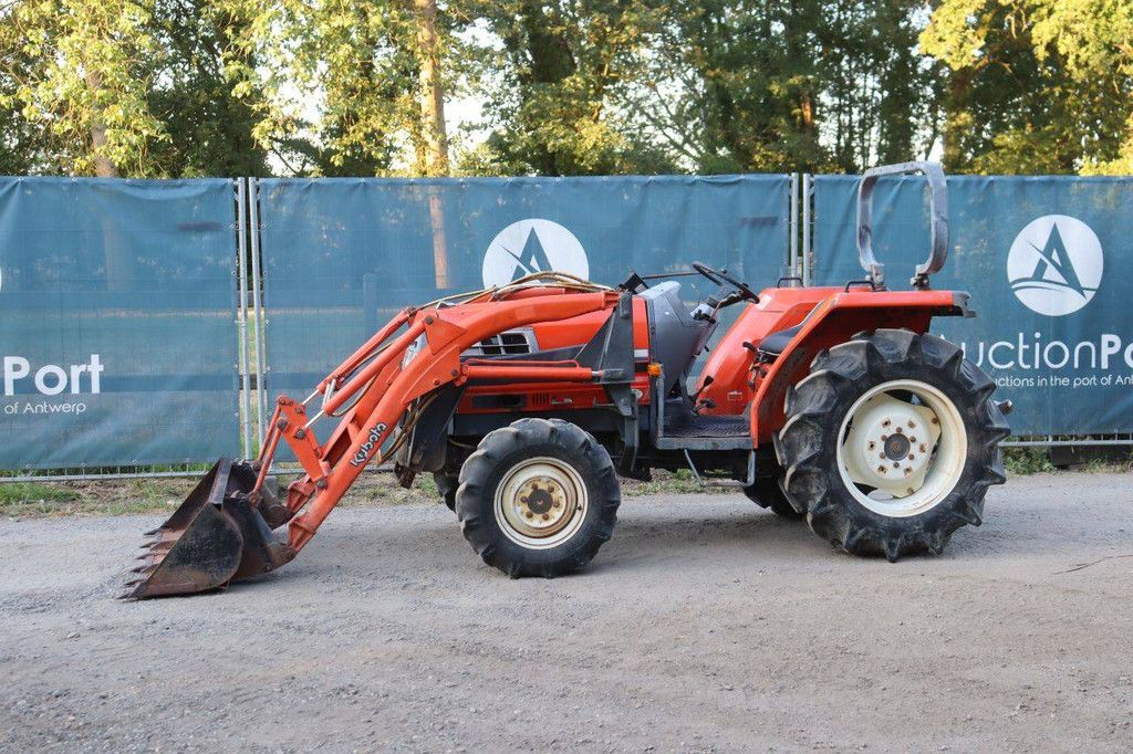 Kubota GL-29 Mini-Traktor Diesel 28,6 PS mit Frontlader