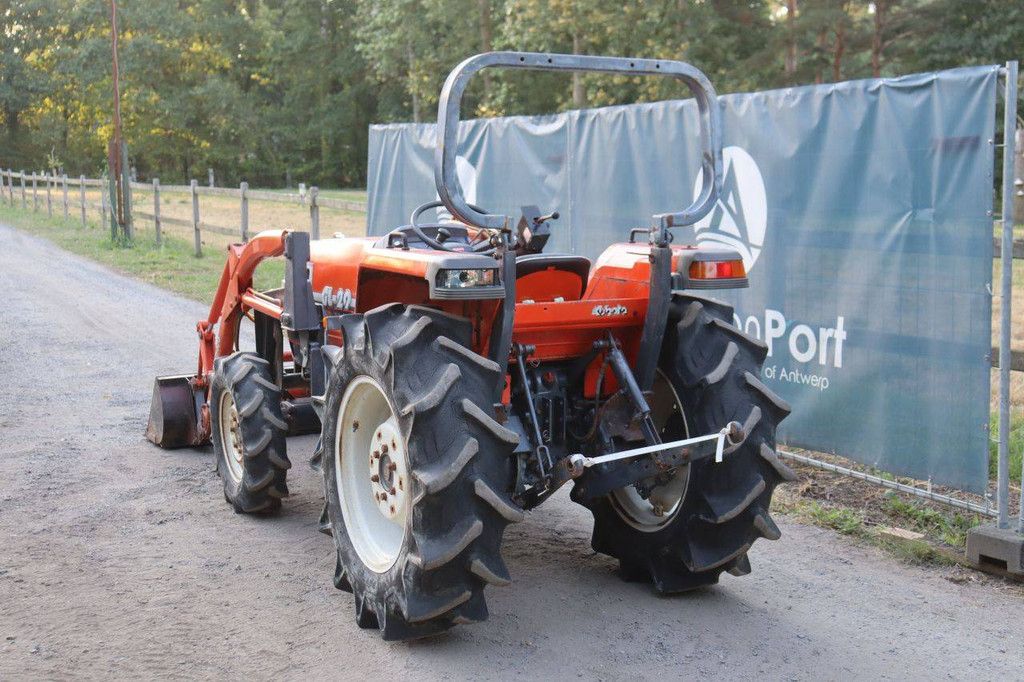 Kubota GL-29 Mini-Traktor Diesel 28,6 PS mit Frontlader