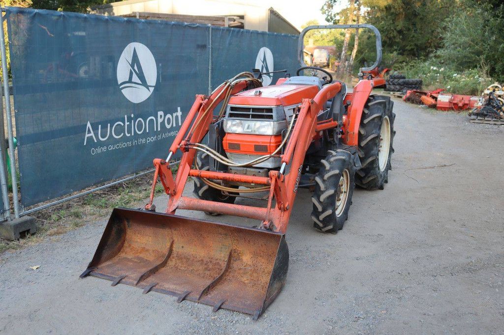 Kubota GL-29 Mini-Traktor Diesel 28,6 PS mit Frontlader