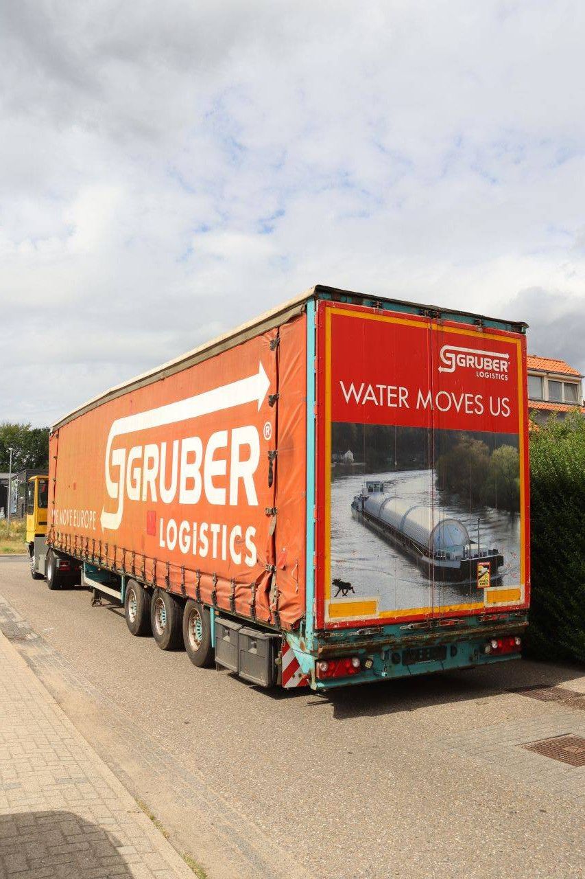 Curtainside semi-trailer Luck SPC35 39t 2011