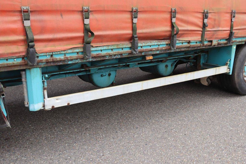 Curtainside semi-trailer Luck SPC35 39t 2011