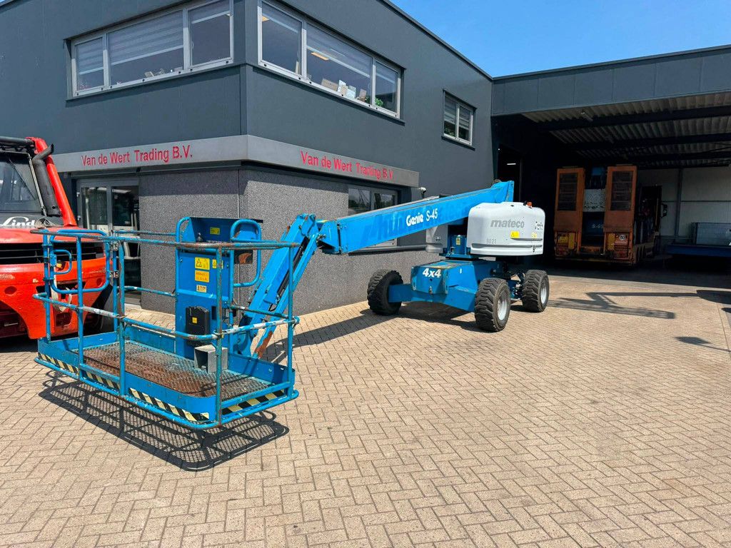 Genie S-45 Diesel Telescopic Boom Lift 15.72m 2014