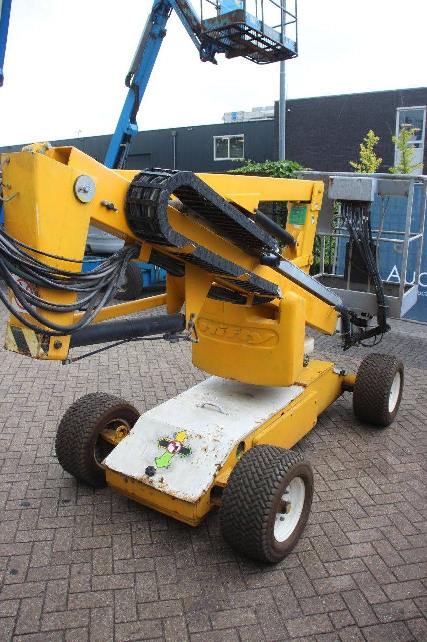 Nifty HR12NE Electric Articulated Boom Lift 200kg 12m 2011