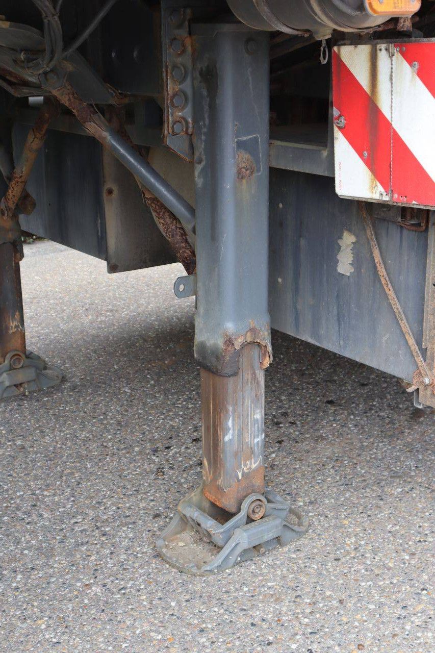Flatbed Semi-trailer Meusburger MPS-3 38.5t 2010