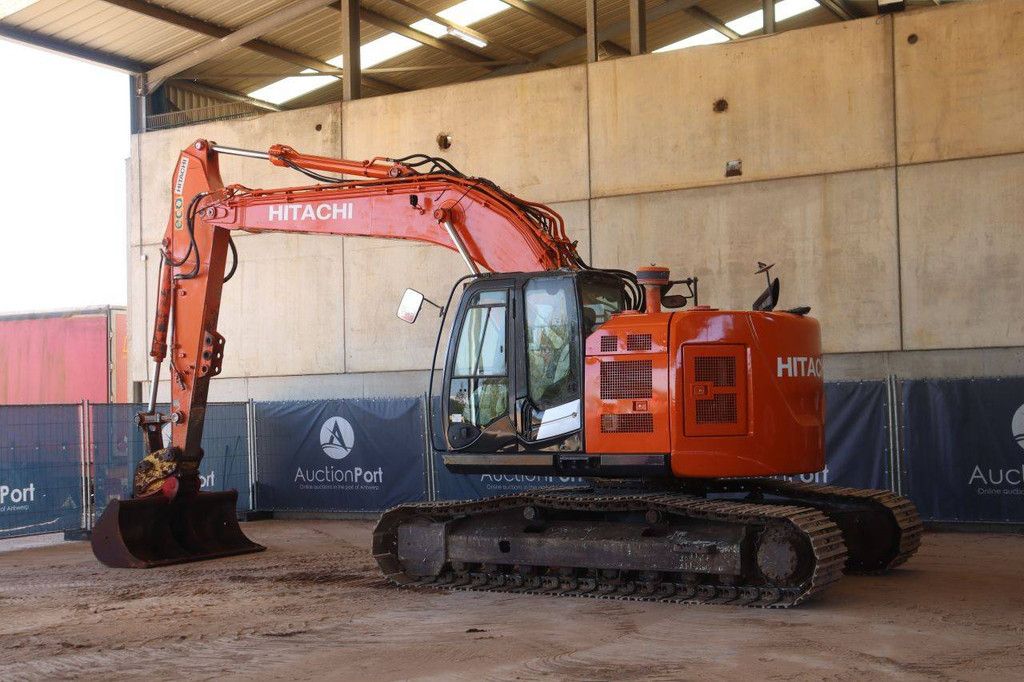 Crawler excavator Hitachi ZAXIS 225USLC-5B Diesel 122kW 2015