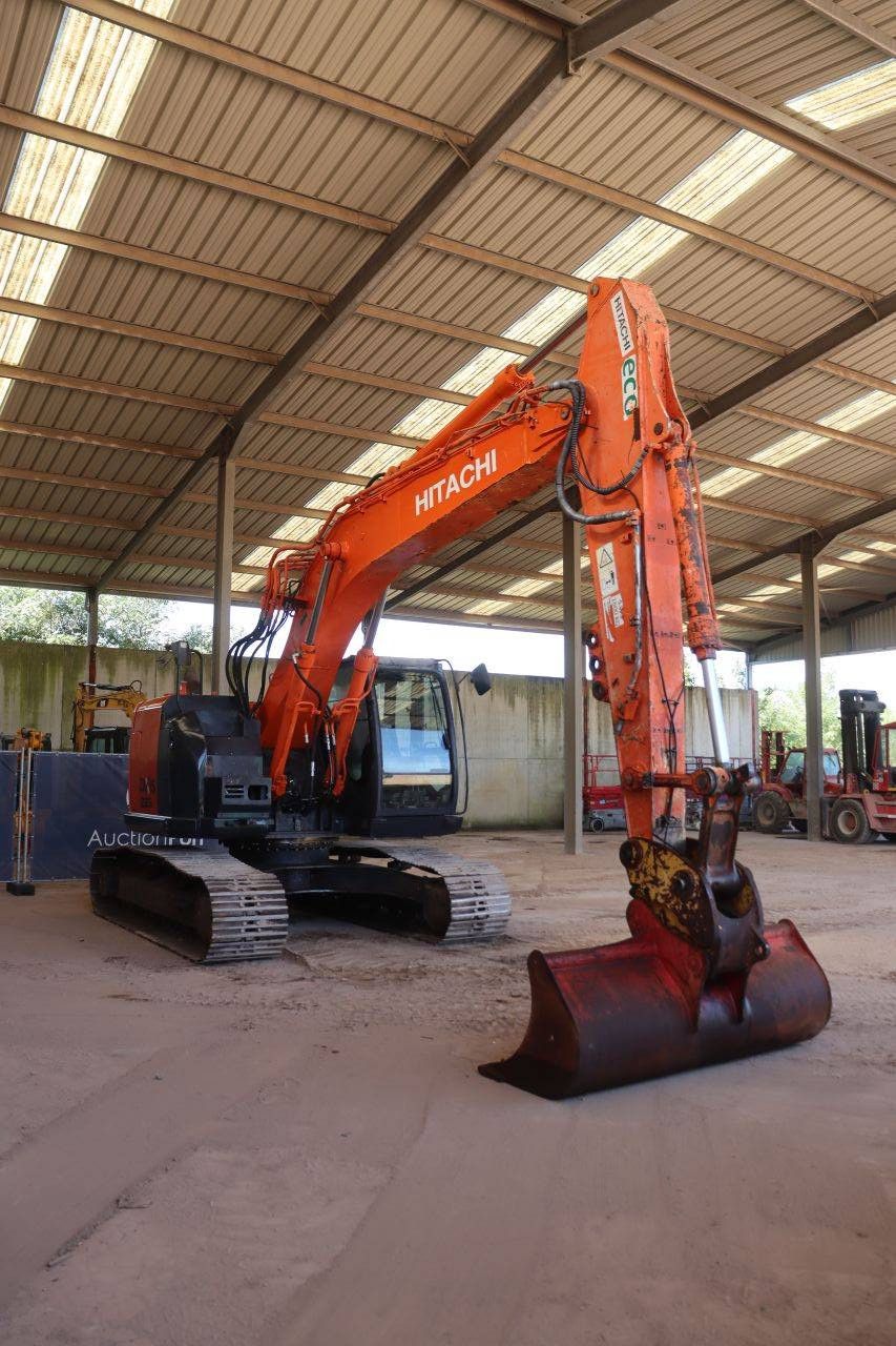 Crawler excavator Hitachi ZAXIS 225USLC-5B Diesel 122kW 2015