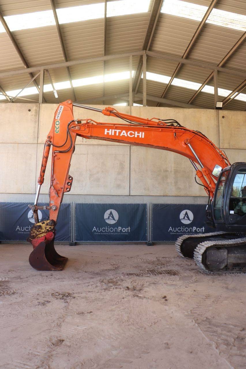 Crawler excavator Hitachi ZAXIS 225USLC-5B Diesel 122kW 2015