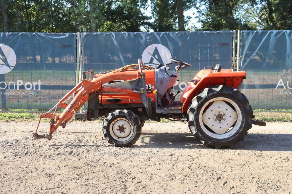 Kubota GL-23 Diesel-Kleintraktor 23 PS mit Frontlader