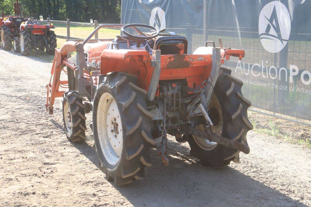 Kubota GL-23 Diesel-Kleintraktor 23 PS mit Frontlader