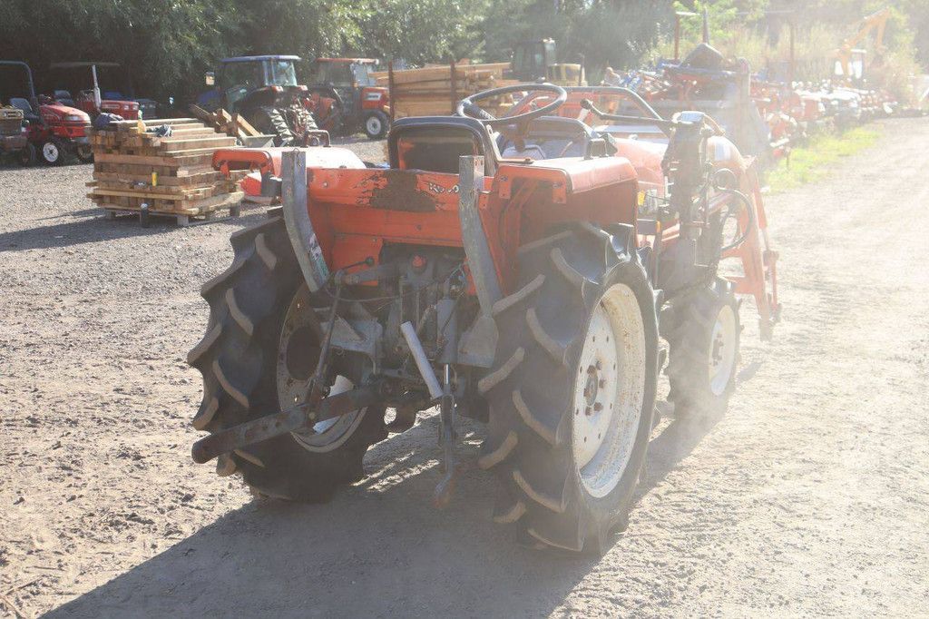Kubota GL-23 Diesel-Kleintraktor 23 PS mit Frontlader