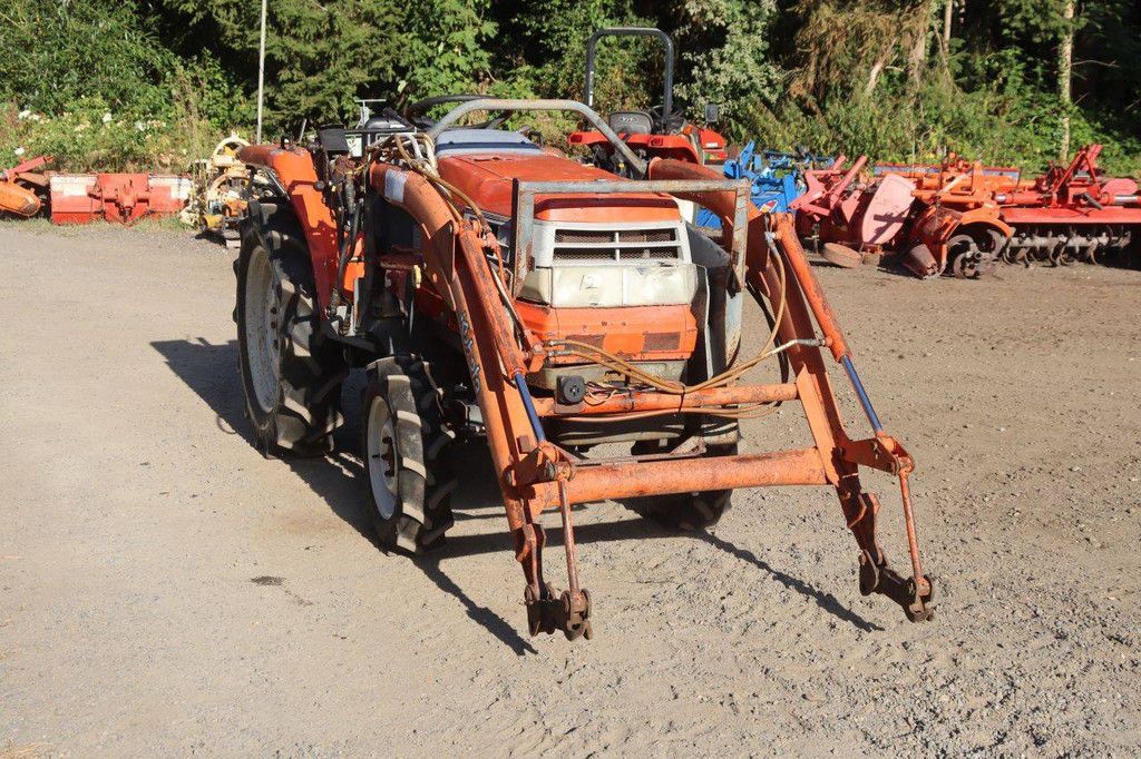 Kubota GL-23 Diesel-Kleintraktor 23 PS mit Frontlader
