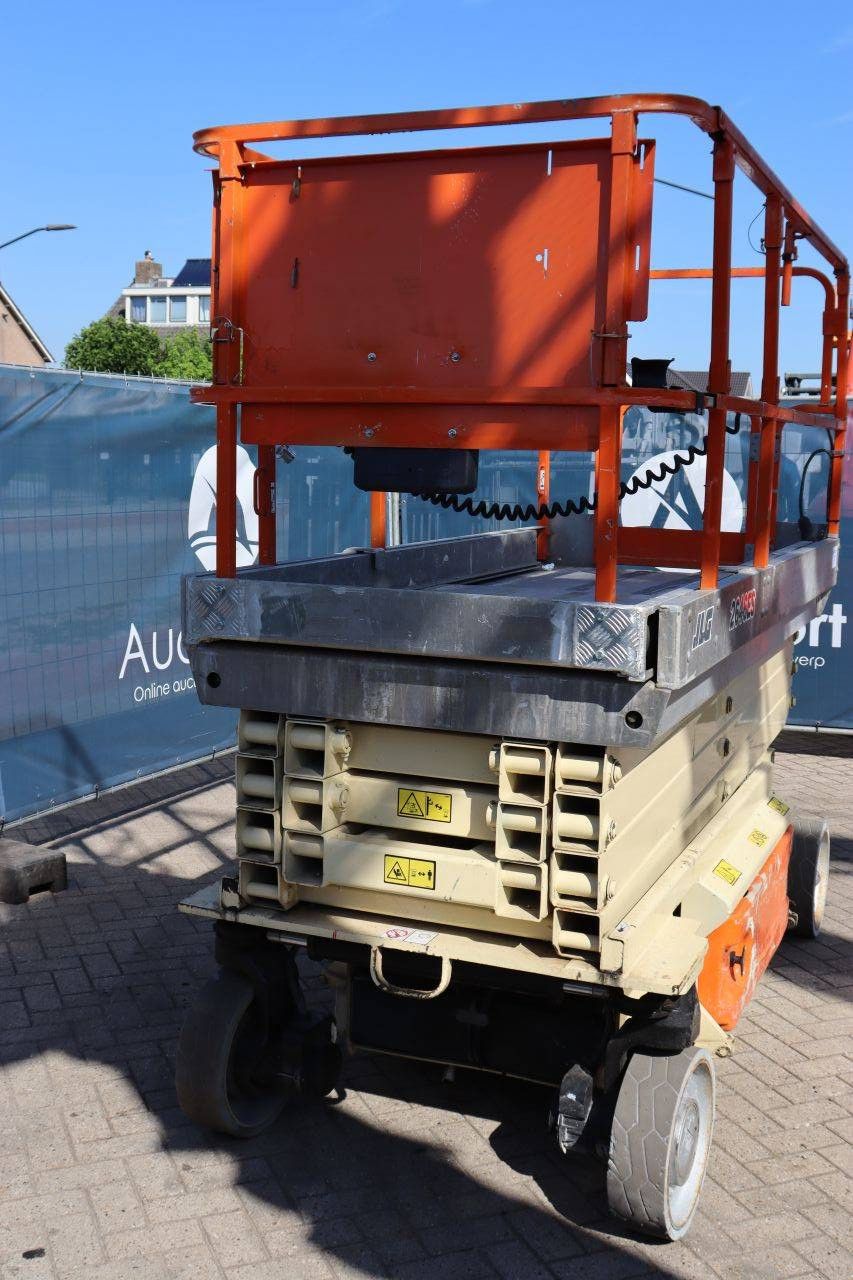 Scissor Lift JLG 2646ES Electric 10m 2006