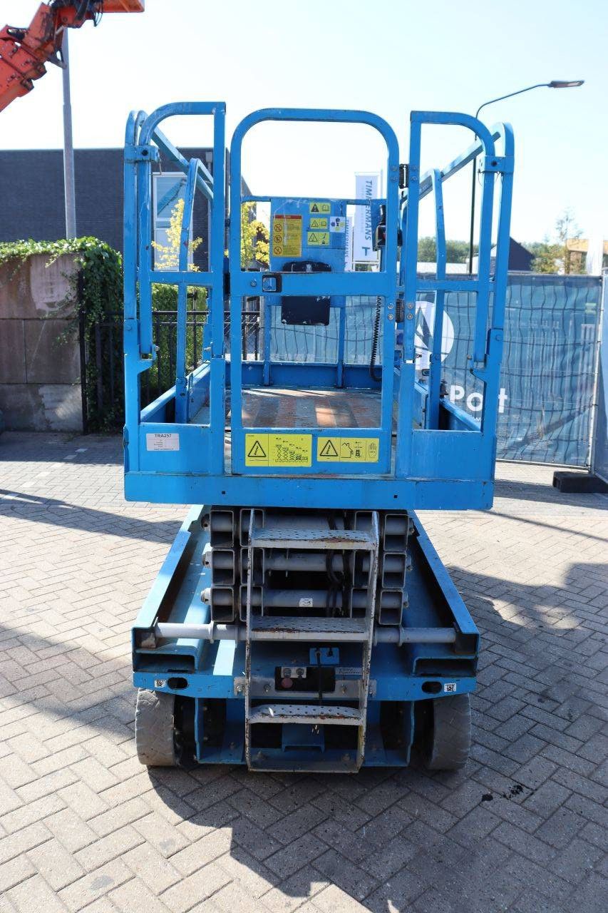 Scissor Lift Genie GS2646 Electric 10m 2009