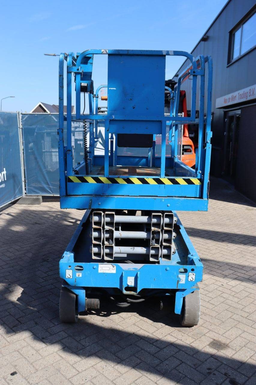 Scissor Lift Genie GS2646 Electric 10m 2009