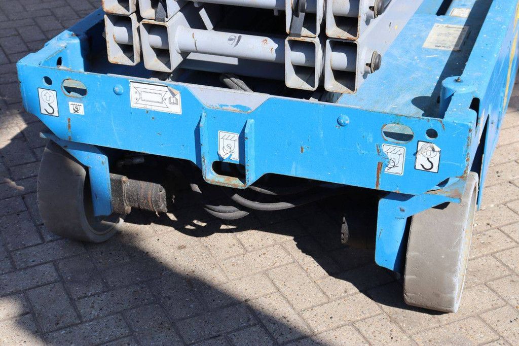 Scissor Lift Genie GS2646 Electric 10m 2009