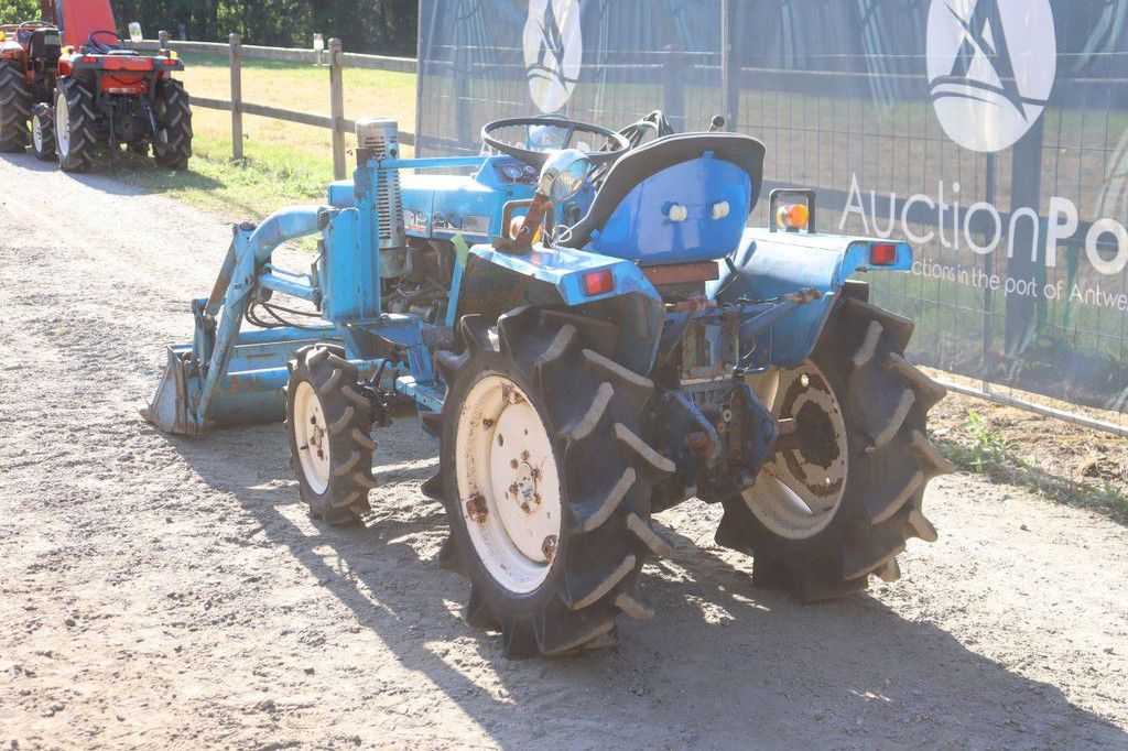 Iseki TU1500 Diesel-Kleintraktor 15 PS mit Frontlader