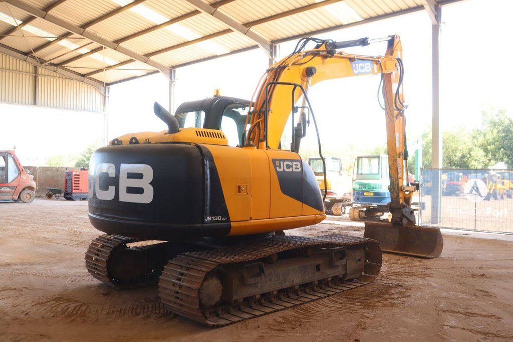 Rupsgraafmachine JCB JS130LC Diesel 2013