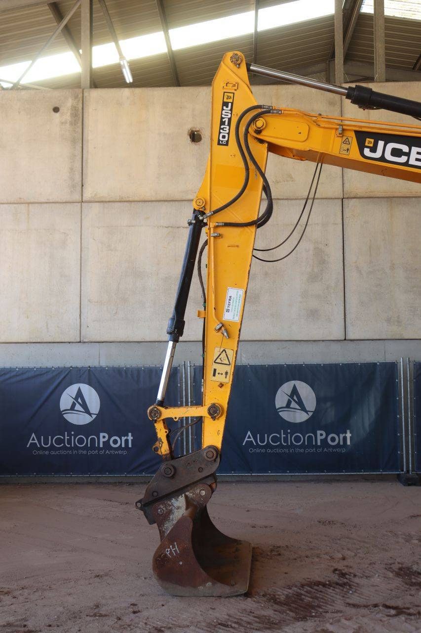 Rupsgraafmachine JCB JS130LC Diesel 2013