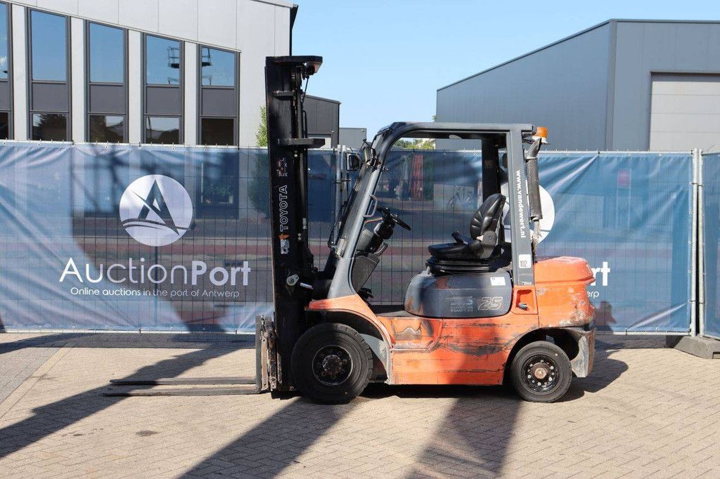 Forklift Toyota 62-7FDF25 Diesel 2500kg 6m 2004