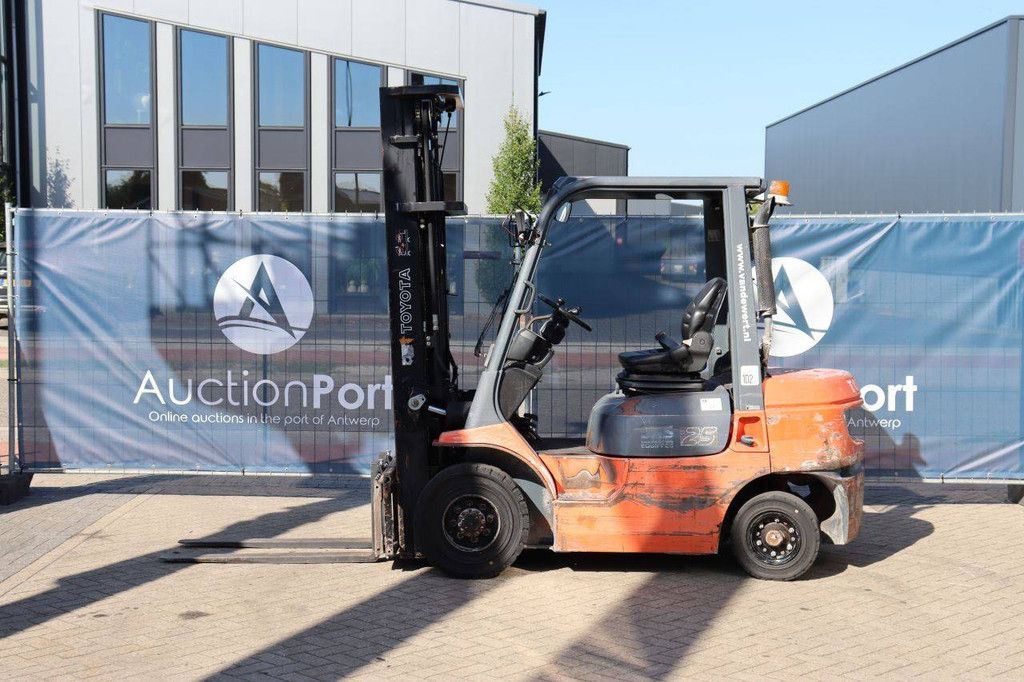 Forklift Toyota 62-7FDF25 Diesel 2500kg 6m 2004