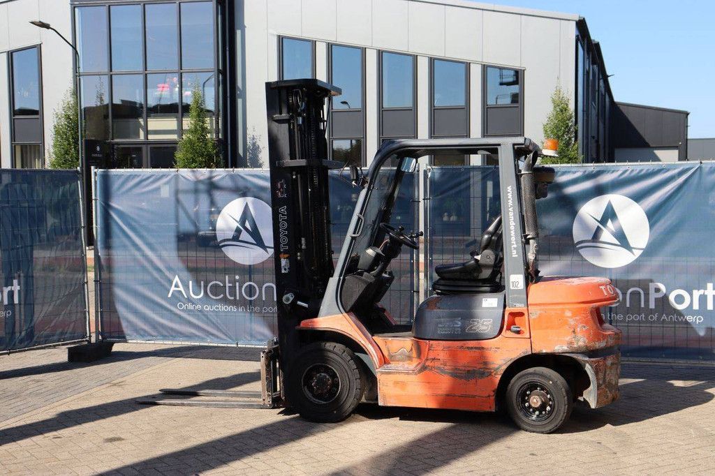 Forklift Toyota 62-7FDF25 Diesel 2500kg 6m 2004