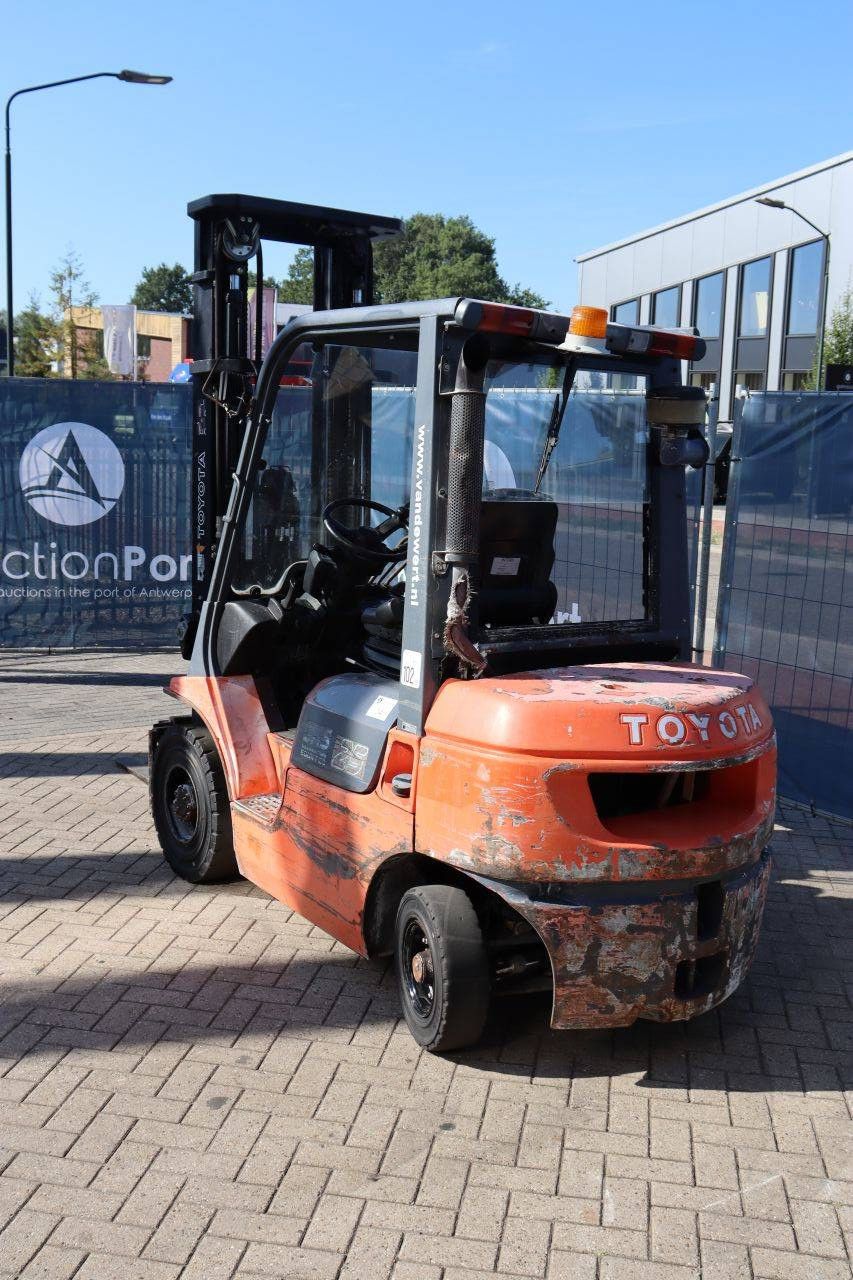 Forklift Toyota 62-7FDF25 Diesel 2500kg 6m 2004