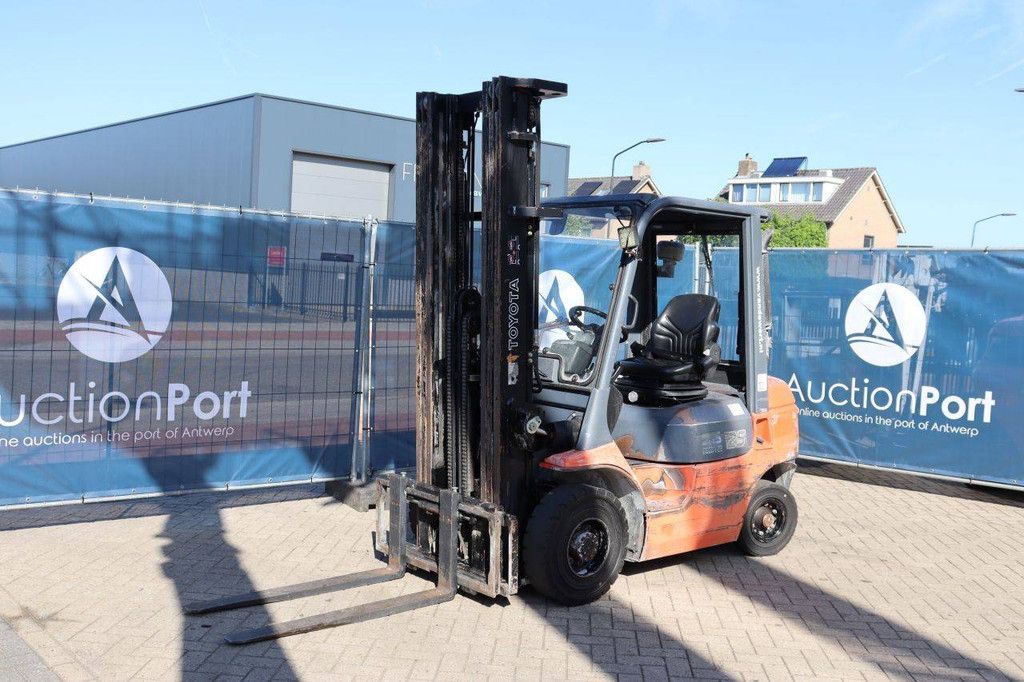 Forklift Toyota 62-7FDF25 Diesel 2500kg 6m 2004