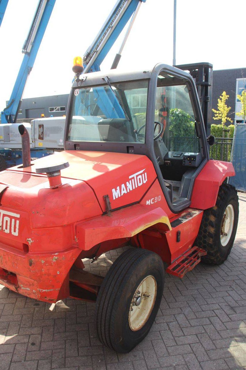 Rough-terrain forklift Manitou MC30-2 Diesel 3000kg 2002
