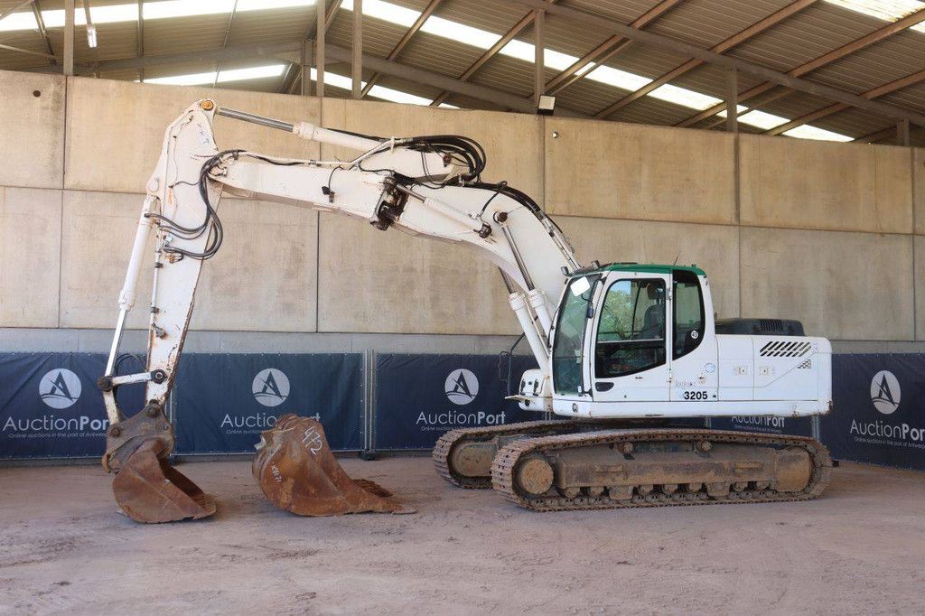 Crawler excavator Hyundai Robex 210LC-9 Diesel 193kW 2013