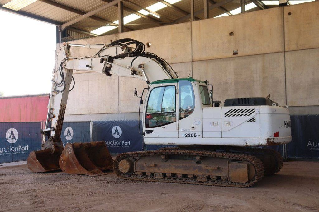 Crawler excavator Hyundai Robex 210LC-9 Diesel 193kW 2013