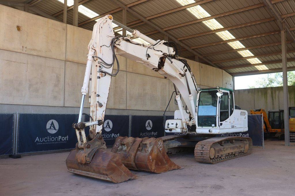 Crawler excavator Hyundai Robex 210LC-9 Diesel 193kW 2013