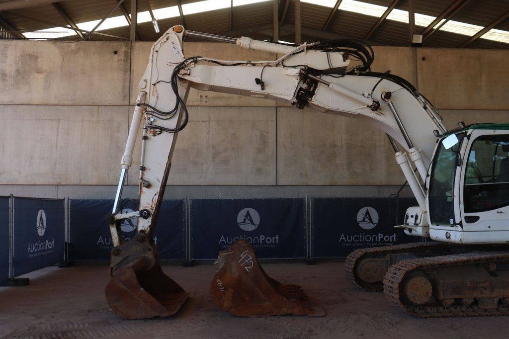 Crawler excavator Hyundai Robex 210LC-9 Diesel 193kW 2013