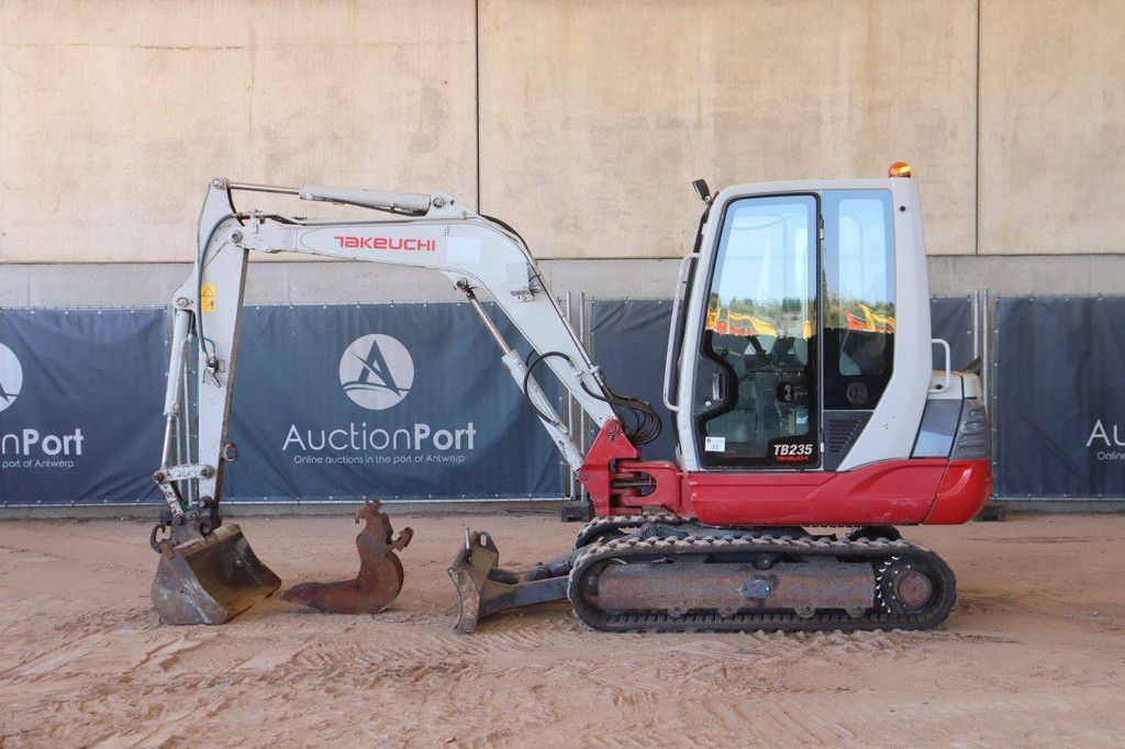 Crawler excavator Takeuchi TB235 Diesel 22kW 2019