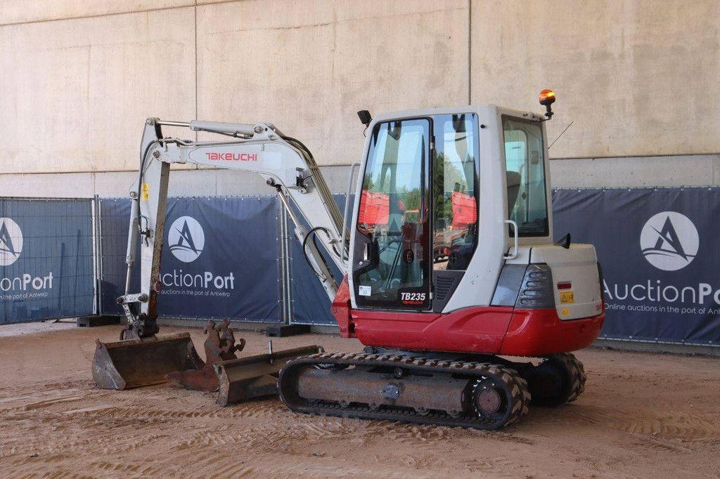 Crawler excavator Takeuchi TB235 Diesel 22kW 2019