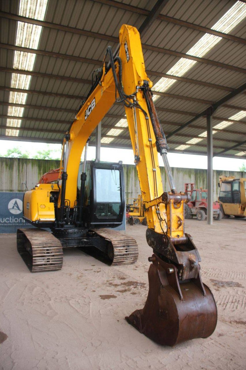 Raupenbagger JCB JS130LC Diesel 81kW 2015