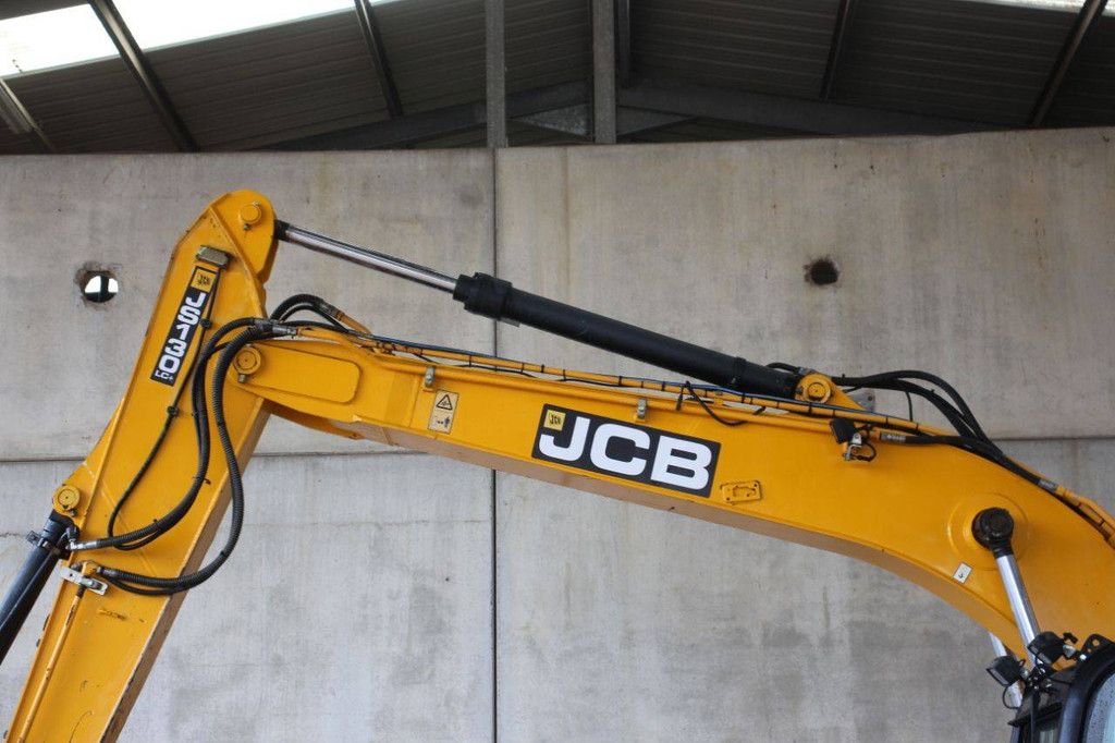 Raupenbagger JCB JS130LC Diesel 81kW 2015