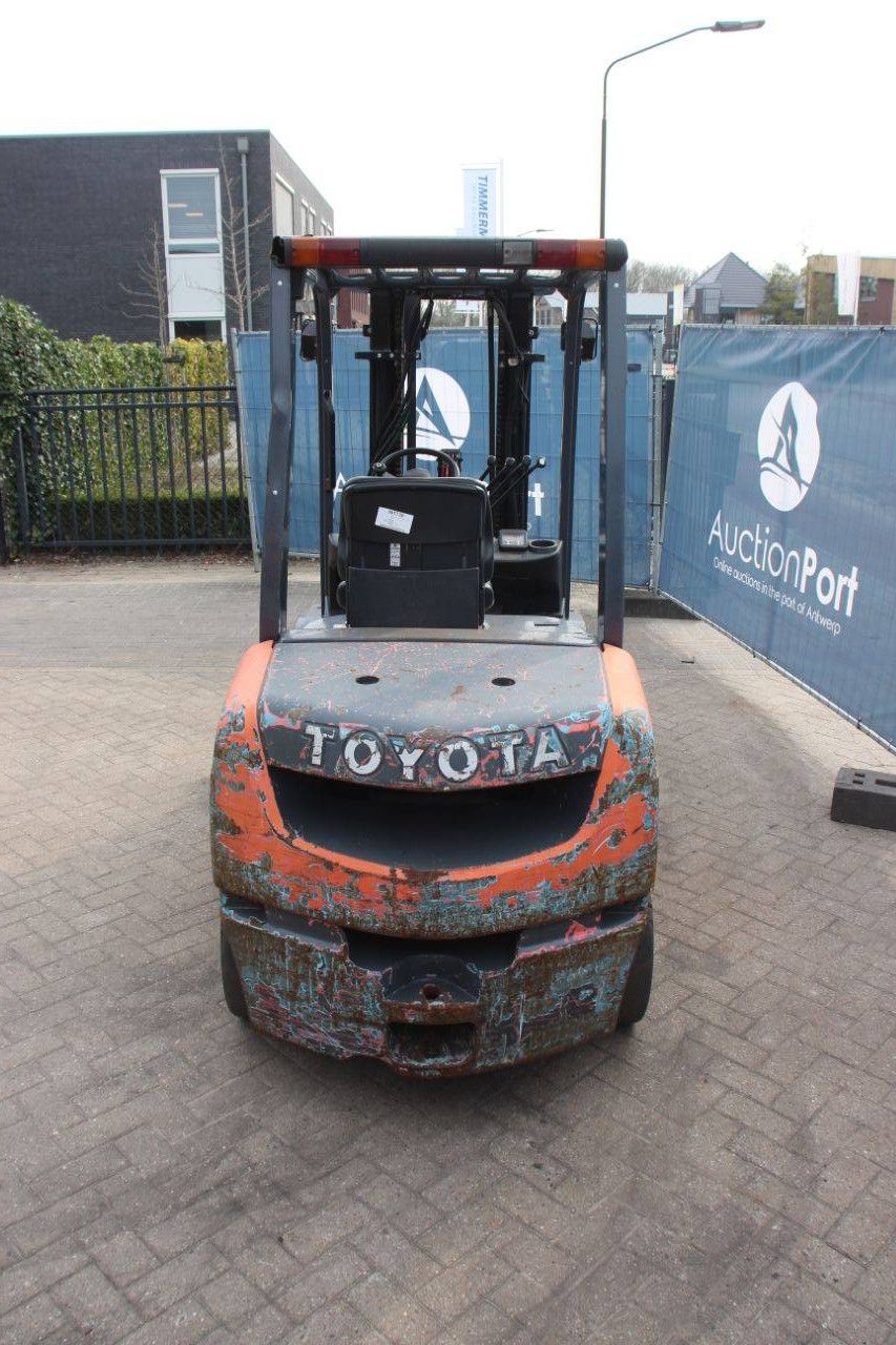 Forklift Toyota 02-8FDF30 Diesel 3000kg 4.3m 2009