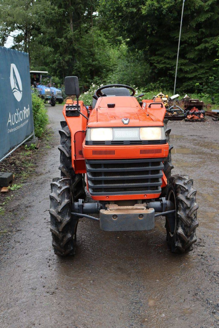 Kleintraktor Kubota Sunshine L1-215 Diesel 21 PS