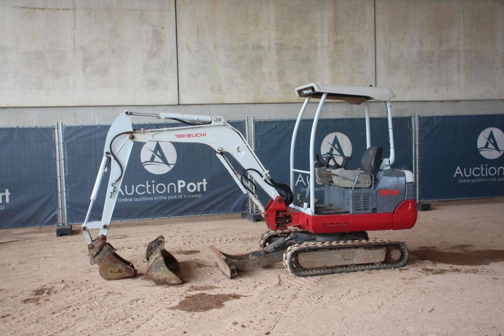 Mini excavator Takeuchi TB219 Diesel 12kW 2014