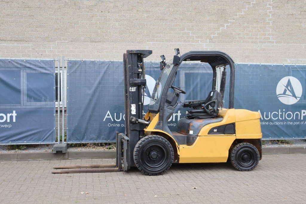 Gabelstapler Caterpillar DP30N Diesel 3000 kg 4,7 m 2005