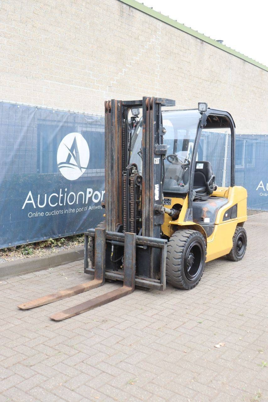 Gabelstapler Caterpillar DP30N Diesel 3000 kg 4,7 m 2005