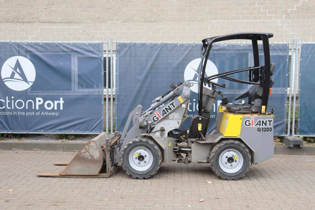 Articulated loader Giant D254SW Diesel 16kW 2015